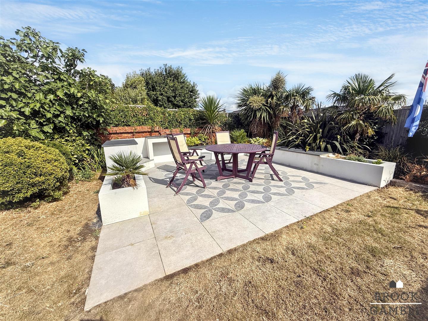 6 Bedroom House - Detached. Willingdon Road in Eastbourne,  23
